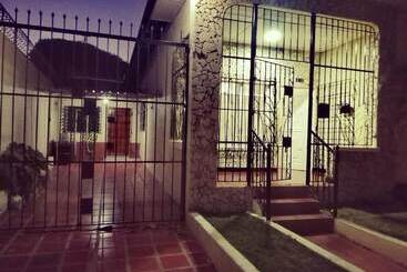 Casa La Vieja Guardia   Hostel