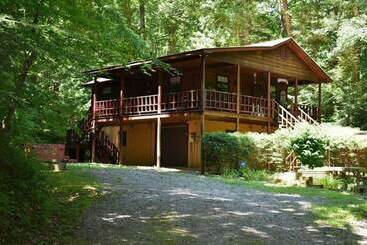 بيت ريفى Chattahoochee Chillin