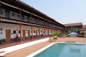 هتل Campestre Hacienda Caracha