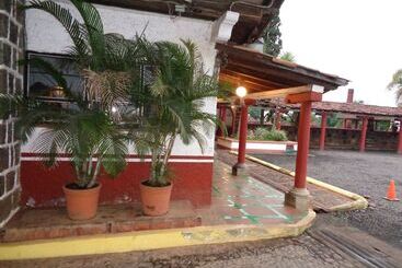 هتل Campestre Hacienda Caracha