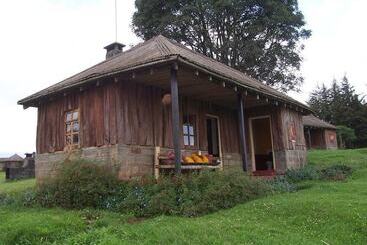 هتل Castle Forest Lodge