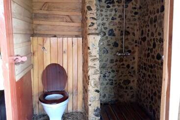 هتل Castle Forest Lodge