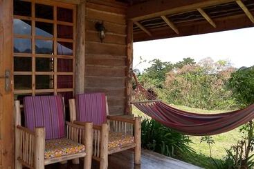 هتل Castle Forest Lodge
