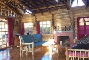 هتل Castle Forest Lodge