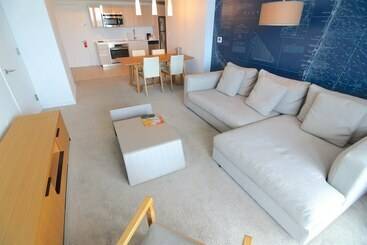 فندق Stunning Ocean & Bay View Residence 1 Bed 1 Bath @ Beachwalk