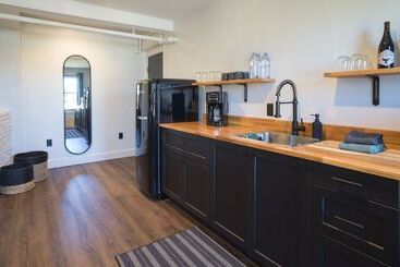 Hotelli The Inn Downtown: A Boutique Apartment