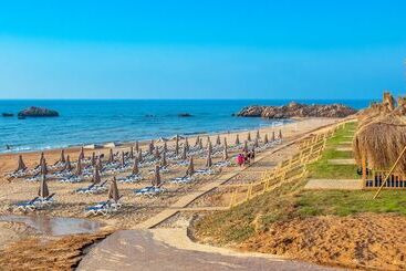 هتل Zina Beach Resort & Spa
