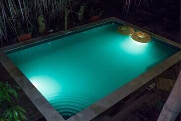 La Natura Hostel