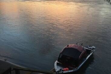 The Fraser River S Edge B&b Lodge