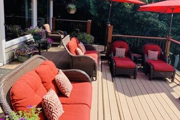 The Fraser River S Edge B&b Lodge