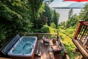 The Fraser River S Edge B&b Lodge