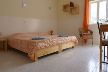 تختخواب و صبحانه Casa D Mar