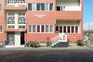 تختخواب و صبحانه Casa D Mar