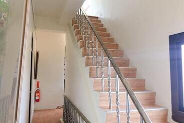 تختخواب و صبحانه Lihebo Book House