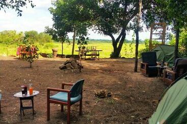 تختخواب و صبحانه Selous Adili Forest Camp