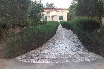 تختخواب و صبحانه Yuna Village Garden Resort