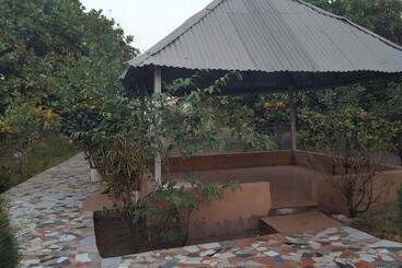 تختخواب و صبحانه Yuna Village Garden Resort