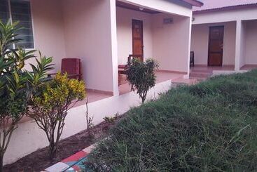 تختخواب و صبحانه Yuna Village Garden Resort