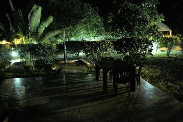 تختخواب و صبحانه Yuna Village Garden Resort
