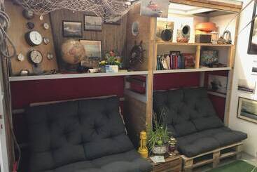 Hafentraum Indoorhostelcamp