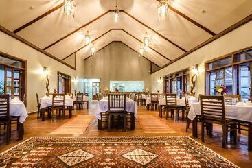 هتل Emburara Farm Lodge