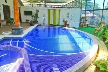 هتل Green Resort