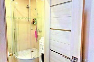 هتل Kakdoma Apartment Suhanovskaya 5