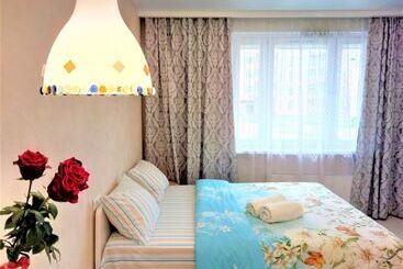 هتل Kakdoma Apartment Suhanovskaya 5