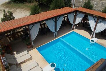 هتل Kipos Resort