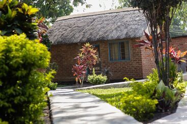 هتل Mkunkhula Baobab Lodge