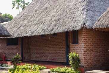 هتل Mkunkhula Baobab Lodge