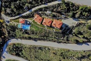 هتل Pleiades Village