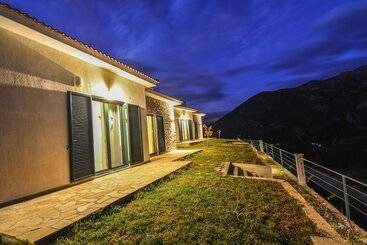 هتل Pleiades Village