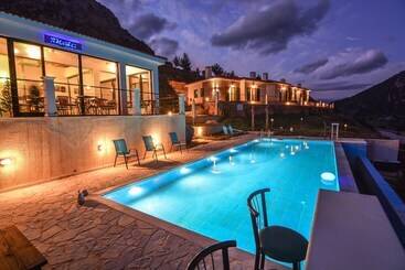 هتل Pleiades Village