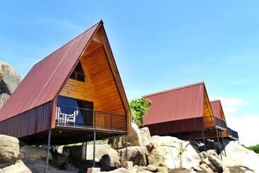 هتل Rocky Bay Resort & Camping