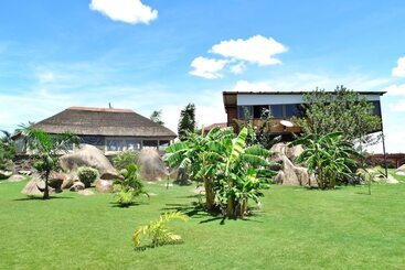 هتل Rocky Bay Resort & Camping
