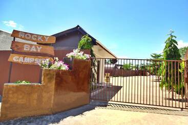 هتل Rocky Bay Resort & Camping