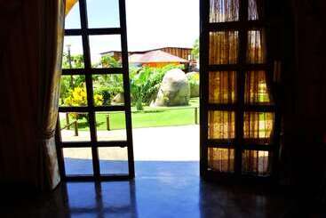 هتل Rocky Bay Resort & Camping