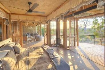 هتل Ruaha Dream Villa