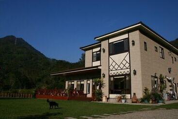 هتل روستایی Tumuyi Farm Health Resort