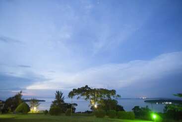 هتل Ssese Habitat Resort
