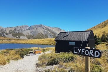 Lake Stella Mountain Huts