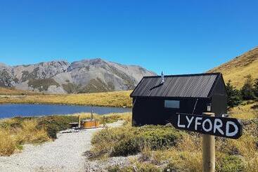 Lake Stella Mountain Huts