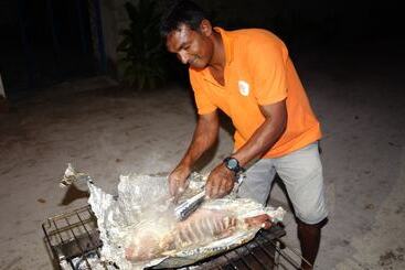 پانسیون Ocean Beach Inn   Maldives