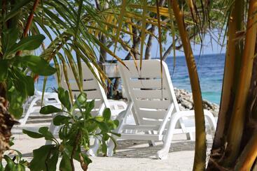 پانسیون Ocean Beach Inn Maldives
