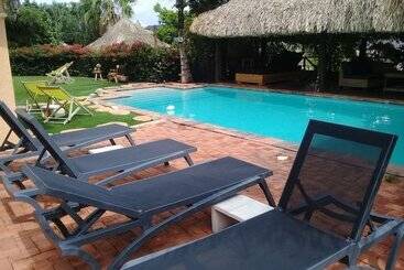 پانسیون Bouganville B&b