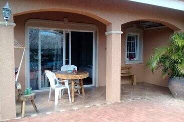 پانسیون Bouganville B&b