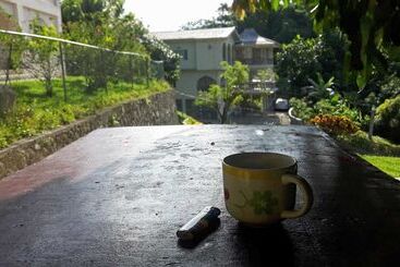 پانسیون The Blue Lagoon Hostel & Private Rooms