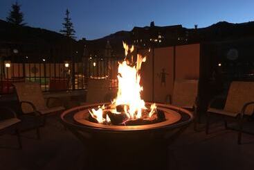 Sundial Lodge