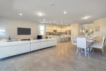 Villa Kiana Westside Luxury 8bd Pool Home #8ws690
